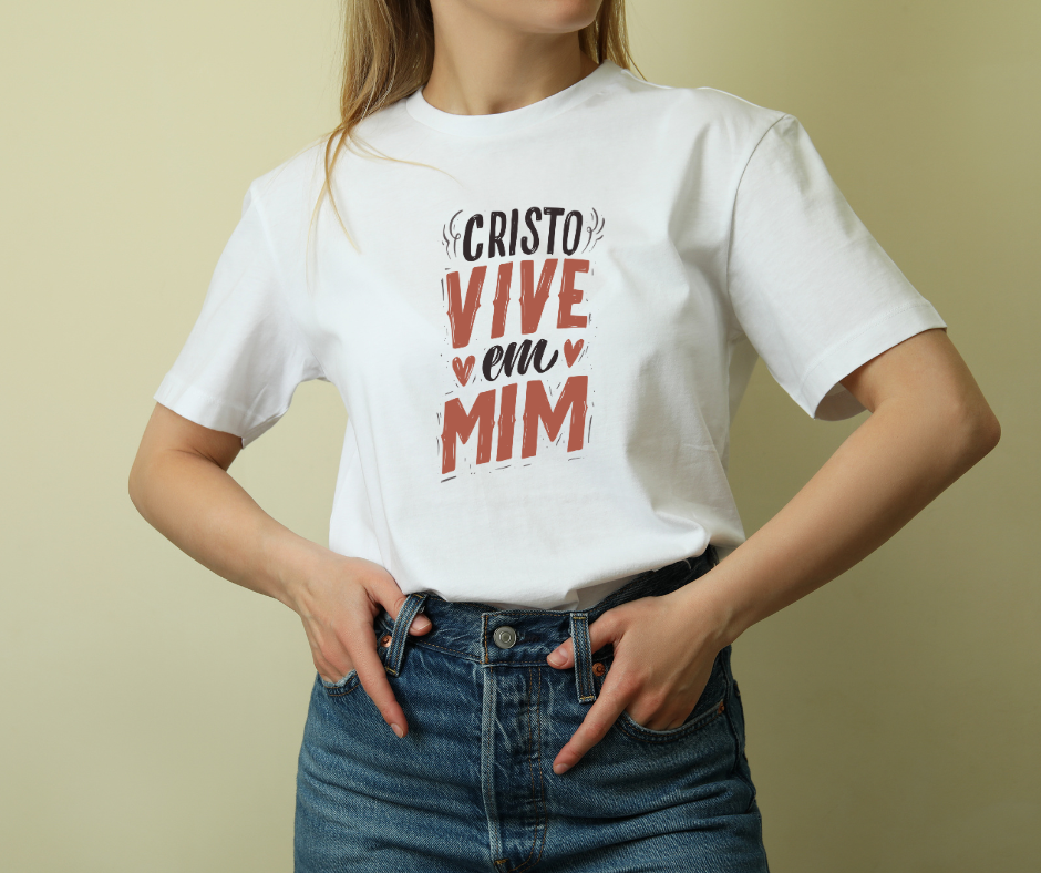 Camiseta Cristã Feminina Cristo Vive em Mim