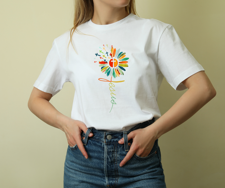 Camiseta Cristã Feminina Jesus Flowers